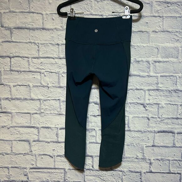 Lululemon Ready Set Go Crop (21")
Submarine size 4 - Picture 3 of 15
